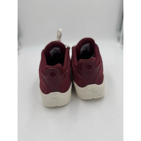 Size 9 - Nike Vertebrae SB Team Red Sail Salesman Sample IMSS Tag main image 6